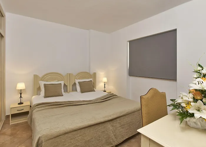 Cheerfulway Minichoro Aparthotel 3*