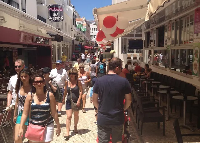 Cheerfulway Minichoro Apartahotel