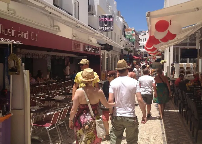 Cheerfulway Minichoro Apartahotel 3*